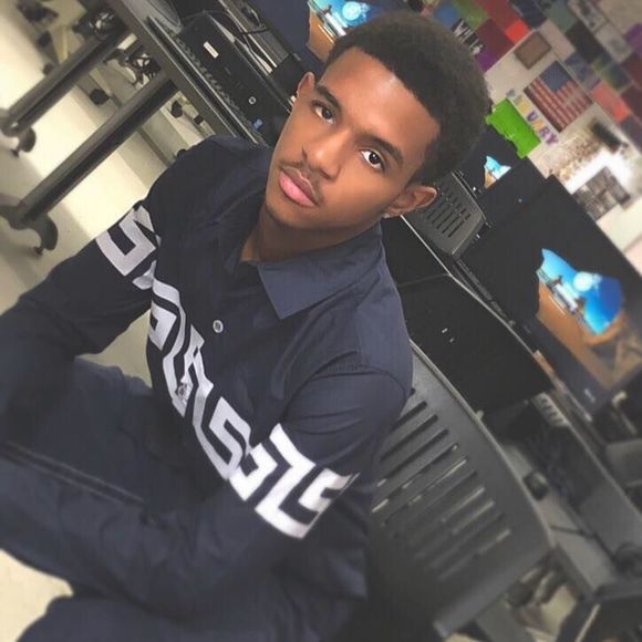 Meet your Posher, Dorian - Picture 1 of 1